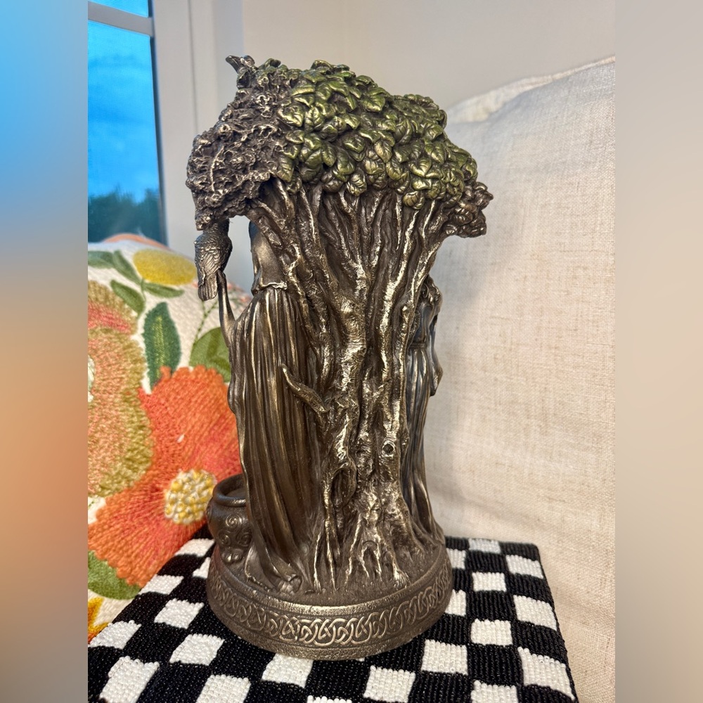 Bronze-Tone Goddess Home Art Sculpture - Decorative Figurine - Picture 5 of 9